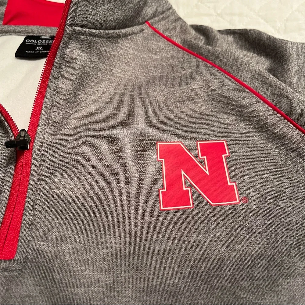 NWT Nebraska Cornhuskers Gray/Black Quarter Zip Pullover Top Colosseum Men’s XL - Picture 5 of 14